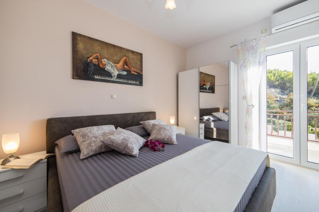 לוקבה Luxury Apartments Tafra מראה חיצוני תמונה