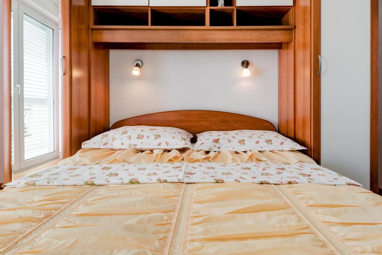 לוקבה Luxury Apartments Tafra מראה חיצוני תמונה