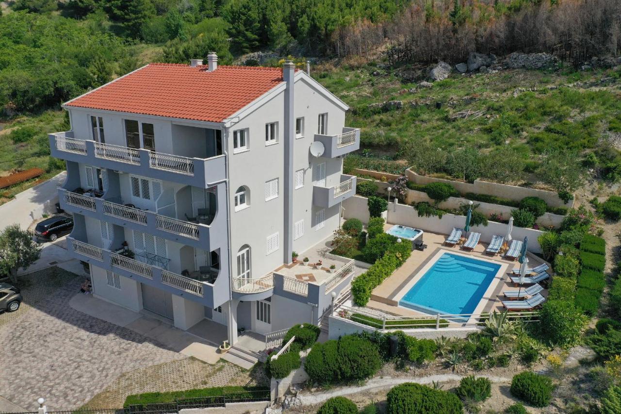 לוקבה Luxury Apartments Tafra מראה חיצוני תמונה